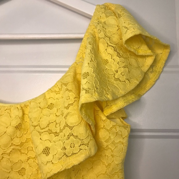 Flower Lace Ruffle Top - Picture 2 of 4